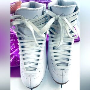 Jackson Classic 200/500 Girls Figure Ice Skates With Dress